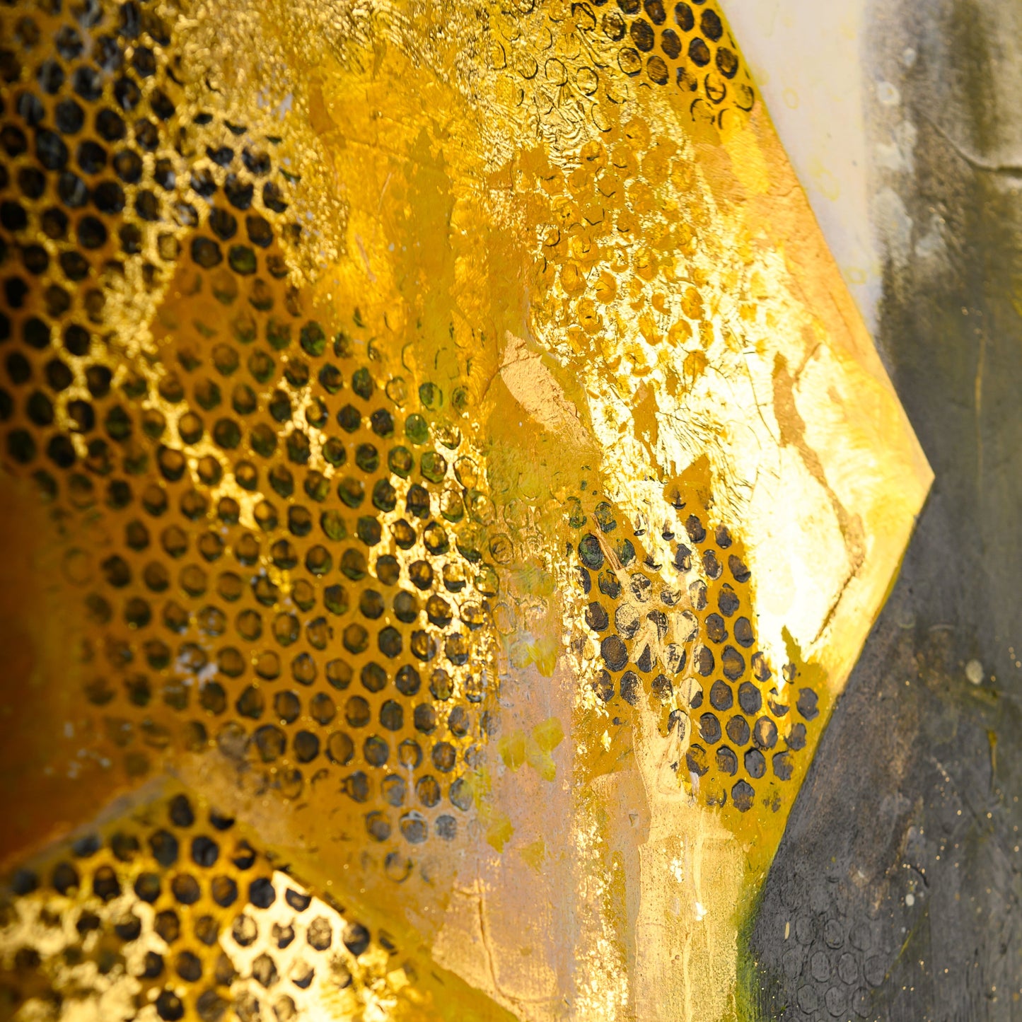 Golden Guardian wall art golden details