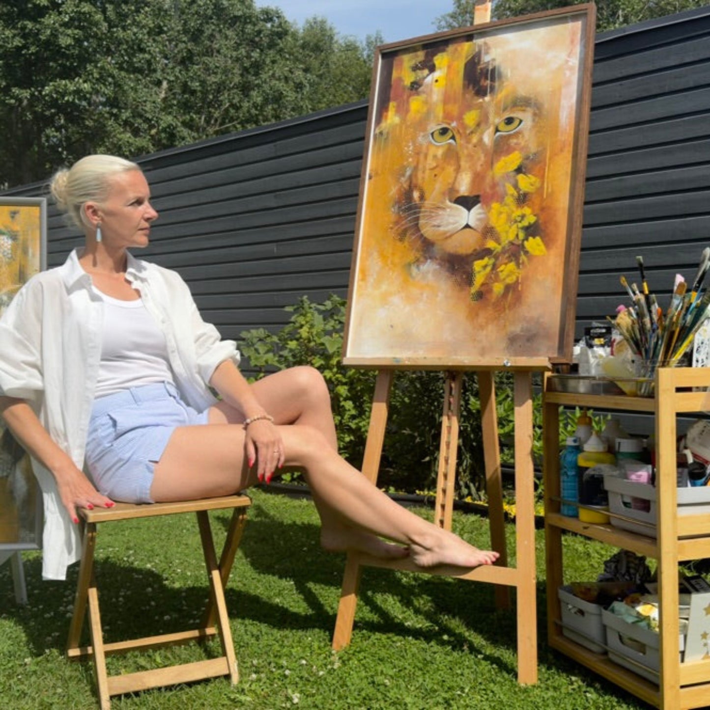 Lion painting outside