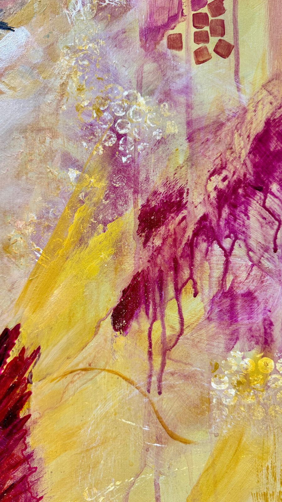 Acstract painting pink and yellow lines
Abstraktne maal roosade ja kollaste joontega